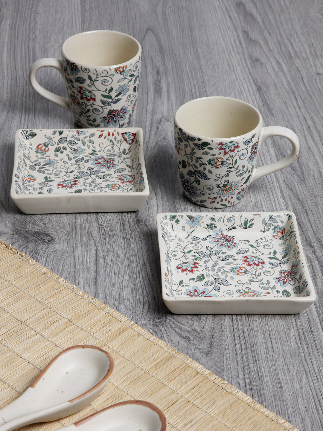 Floral Set of 2 Stoneware Mugs With 2 Tray