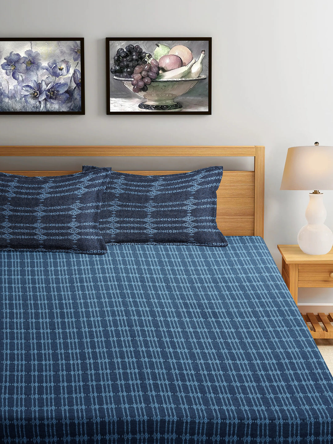 Arrabi Blue Geometric Handwoven Cotton King Size Bedsheet with 2 Pillow Covers (260 x 230 cm)