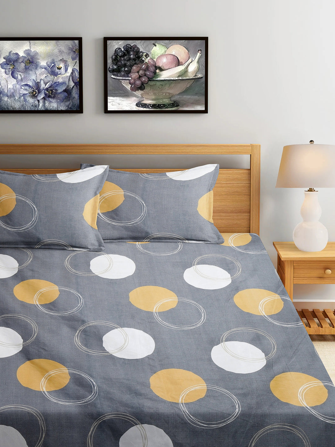Arrabi Grey Geometric TC Cotton Blend King Size Bedsheet with 2 Pillow Covers (250 x 215 cm)