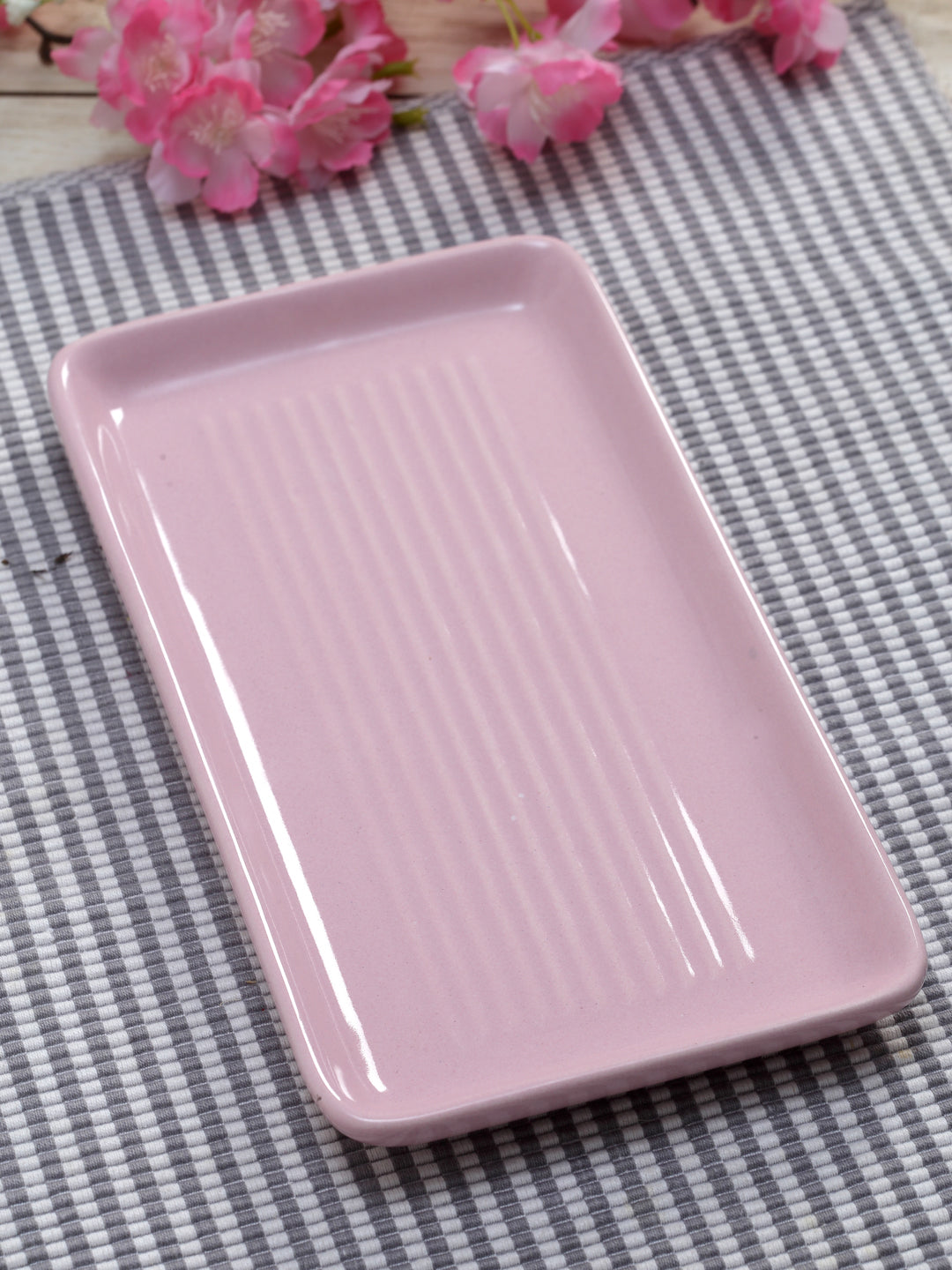 Stripped Set of 2 Ceramic Mugs With Tray