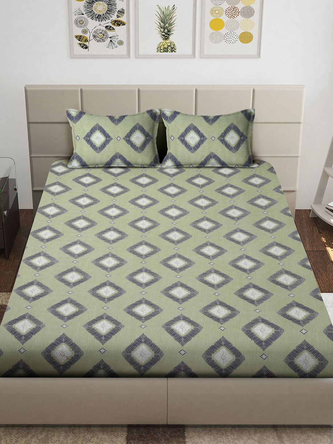 Arrabi Green Geometric TC Cotton Blend King Size Bedsheet with 2 Pillow Covers (250 x 215 cm)