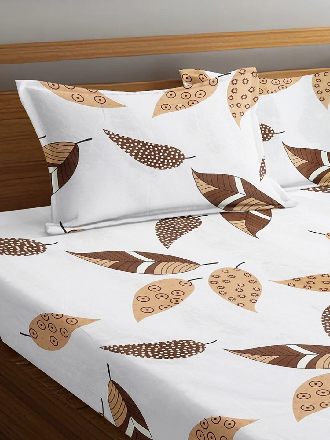 Arrabi Cream Leaf TC Cotton Blend King Size Fitted Bedsheet with 2 Pillow Covers (250 X 215 Cm)