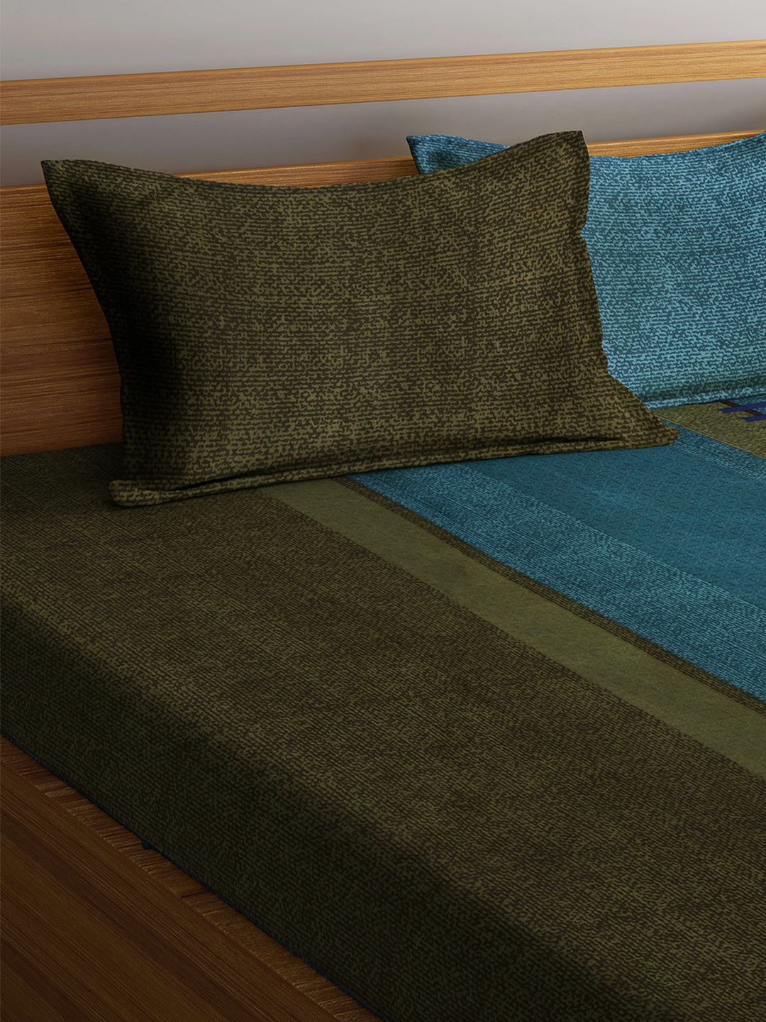 Arrabi Blue Graphic TC Cotton Blend King Size Bookfold Bedsheet with 2 Pillow Covers (250 X 220 cm)
