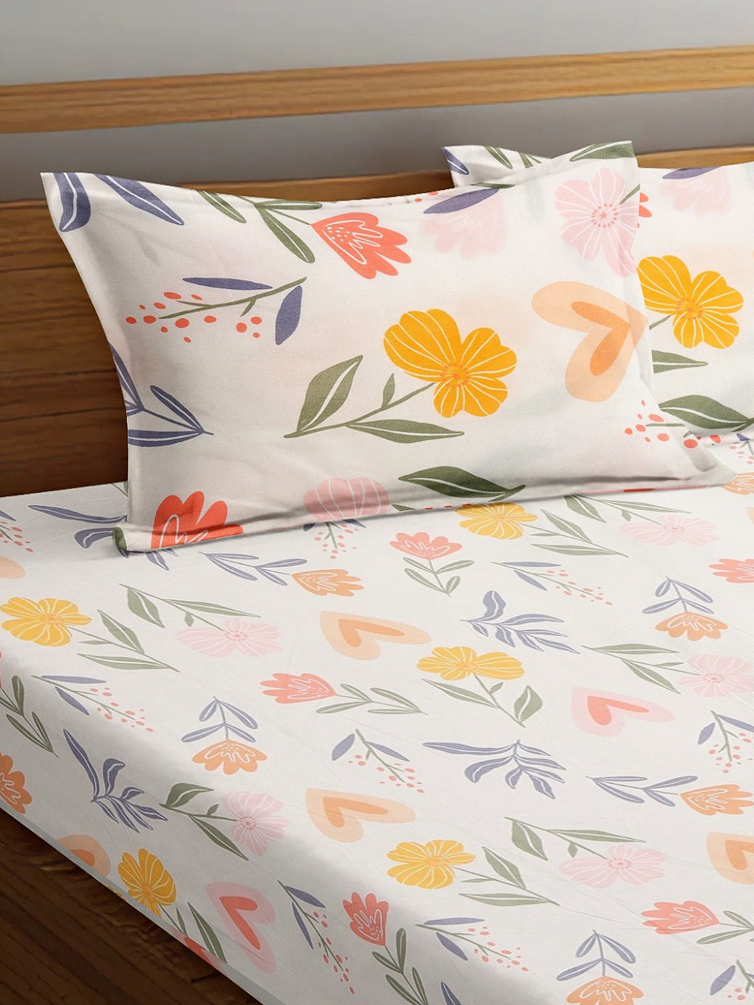 Arrabi Cream Floral TC Cotton Blend King Size Bedsheet with 2 Pillow Covers (250 x 215 cm)