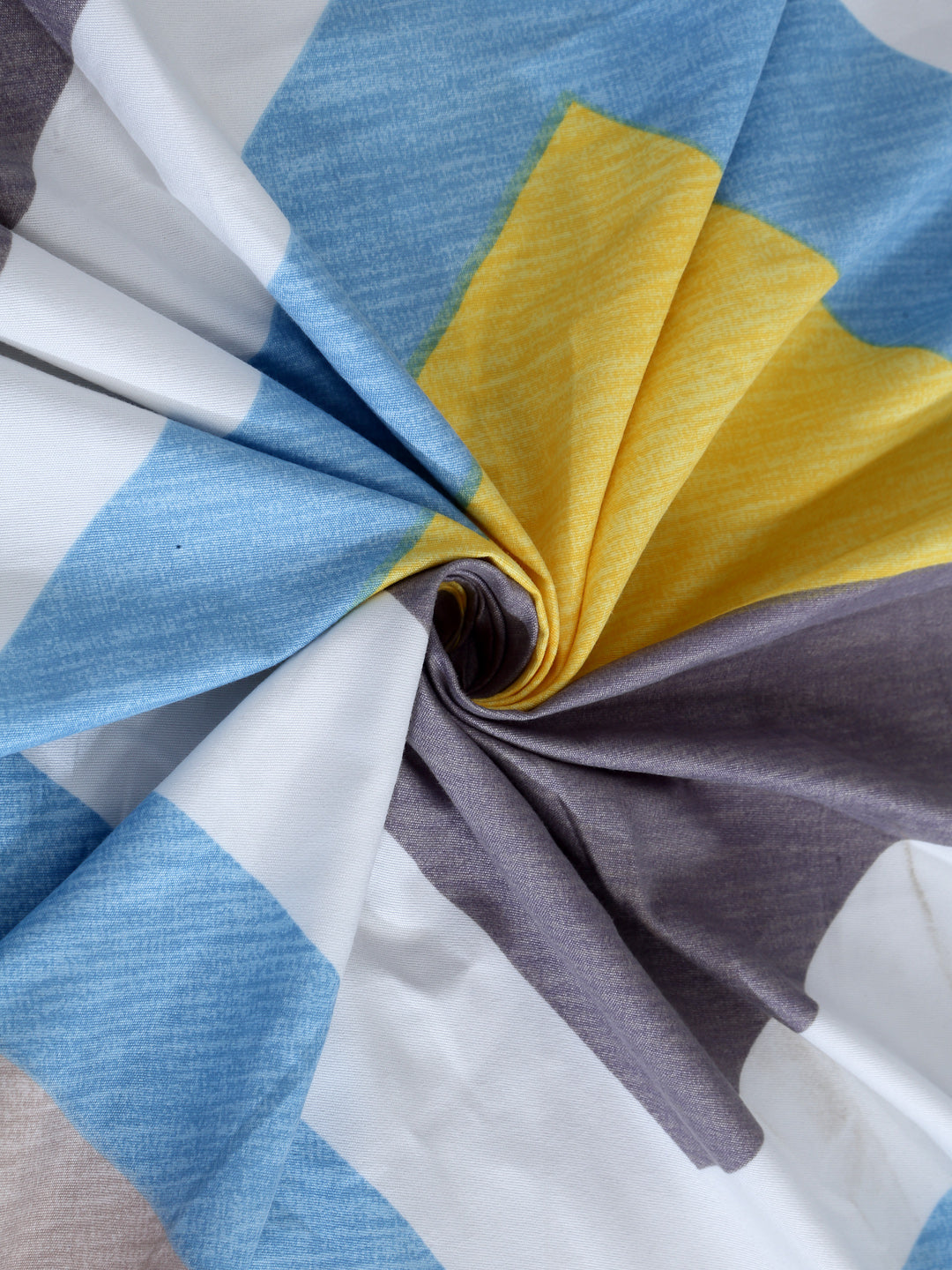 Arrabi Multi Geometric Cotton Blend 8 SEATER Table Cover (215 X 150 cm)