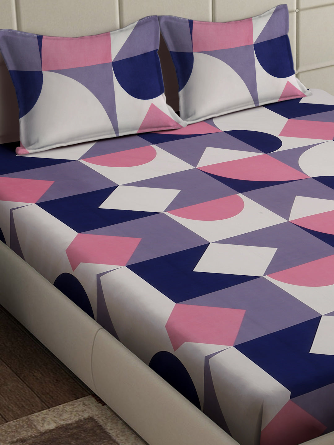Arrabi Multi Geometric TC Cotton Blend Super King Size Bedsheet with 2 Pillow Covers (270 x 260 cm)