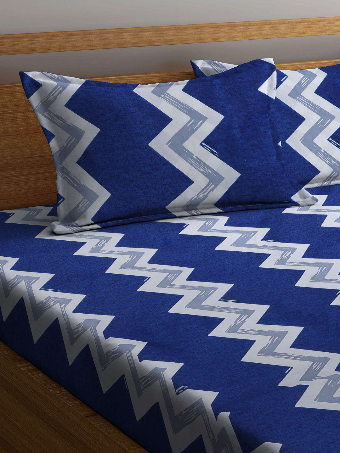 Arrabi Blue Geometric TC Cotton Blend King Size Bookfold Bedsheet with 2 Pillow Covers (250 X 215 cm)