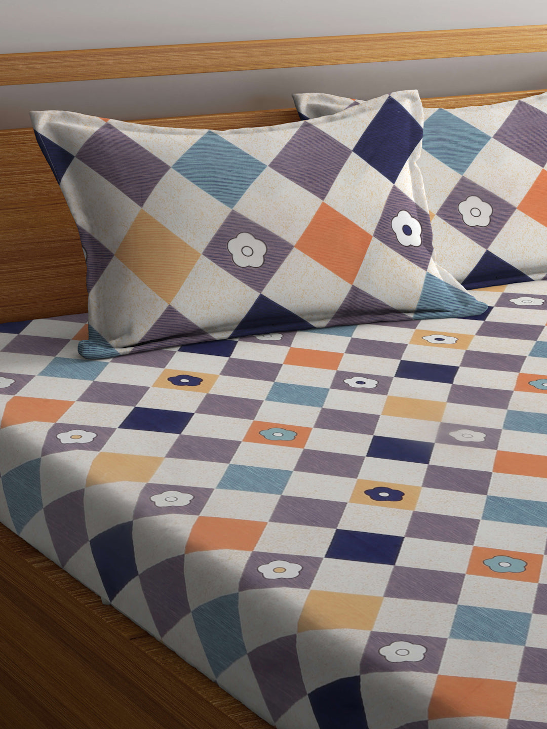 Arrabi Multi Geometric TC Cotton Blend Super King Size Bedsheet with 2 Pillow Covers (270 X 260 cm)