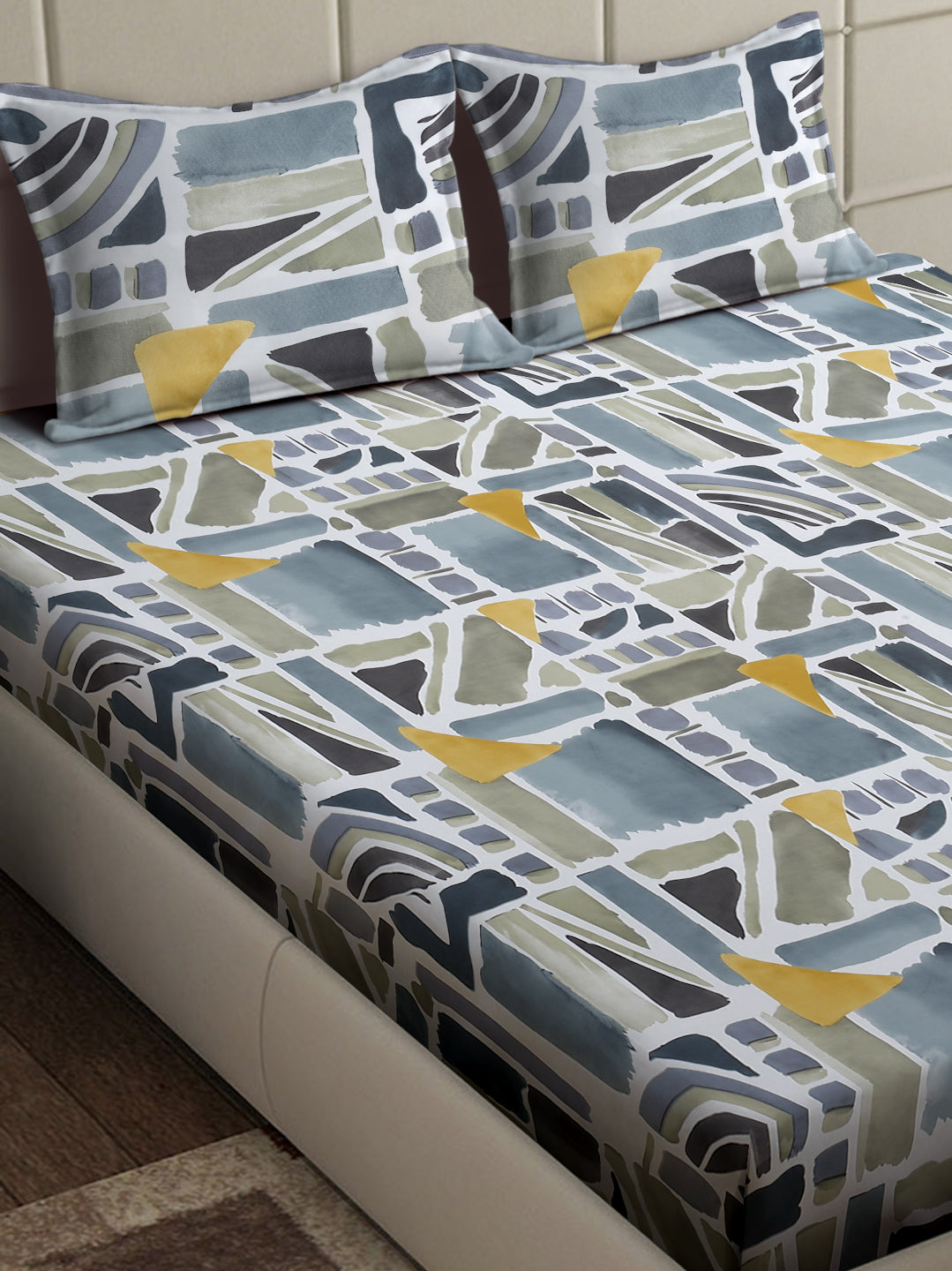 Arrabi Multi Geometric TC Cotton Blend King Size Bedsheet with 2 Pillow Covers (250 x 215 cm)
