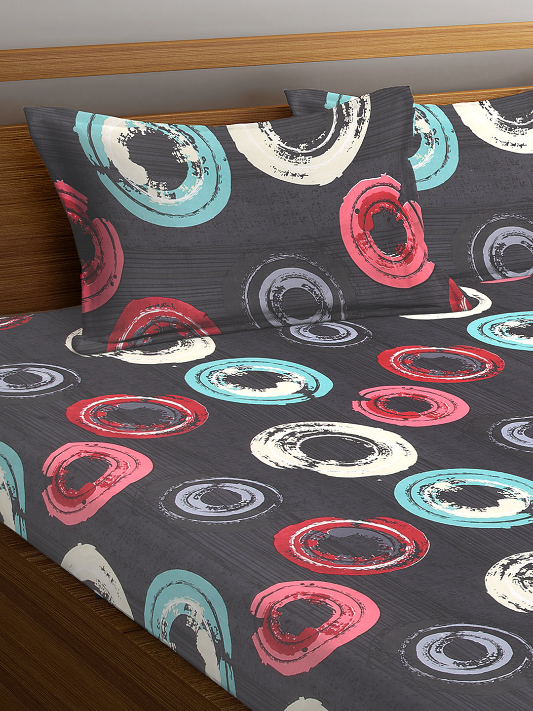 Arrabi Multi Geometric TC Cotton Blend King Size Bookfold Bedsheet with 2 Pillow Covers (250 X 220 cm)
