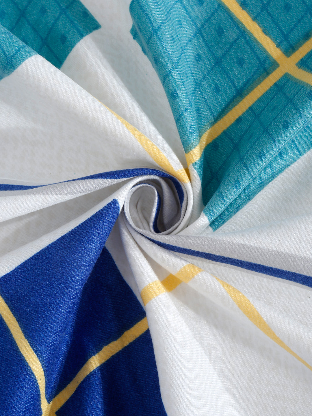 Arrabi Multi Geometric TC Cotton Blend King Size Bedsheet with 2 Pillow Covers (250 x 215 cm)