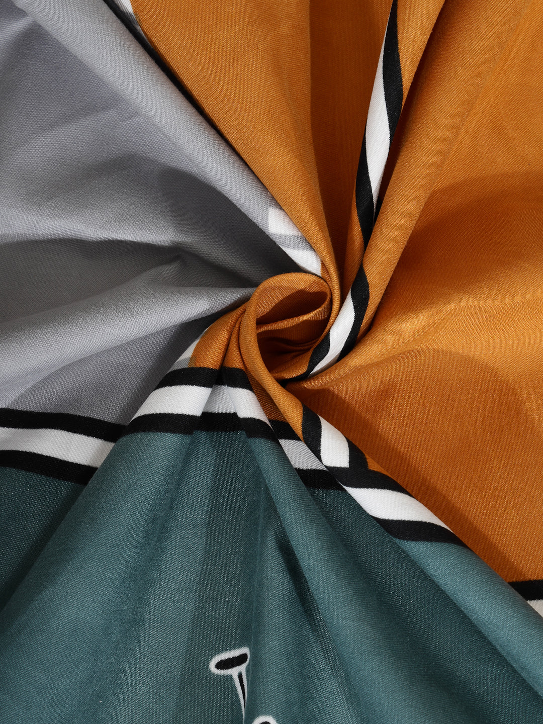 Arrabi Multi Stripes TC Cotton Blend Super King Size Bedsheet with 2 Pillow Covers (270 x 260 cm)