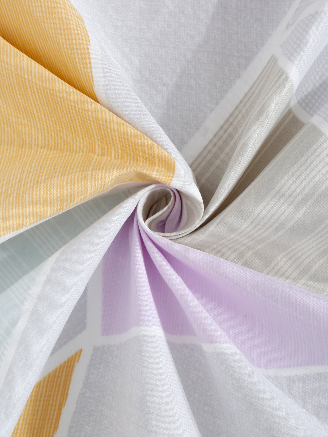Arrabi Multi Geometric TC Cotton Blend King Size Bedsheet with 2 Pillow Covers (250 x 215 cm)