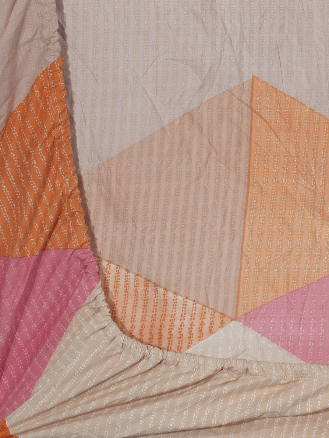 Arrabi Multi Geometric TC Cotton Blend Super King Size Fitted Bedsheet with 2 Pillow Covers (270 X 260 Cm )