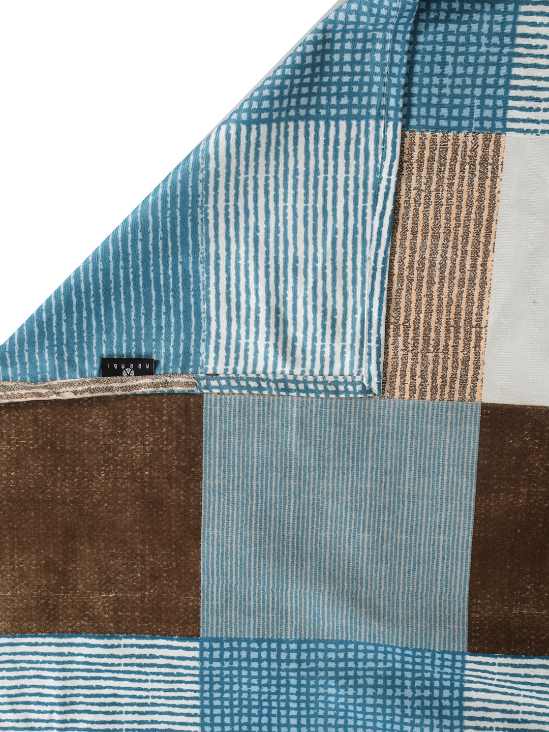 Arrabi Multi Geometric TC Cotton Blend King Size Bedsheet with 2 Pillow Covers (250 X 215 cm)