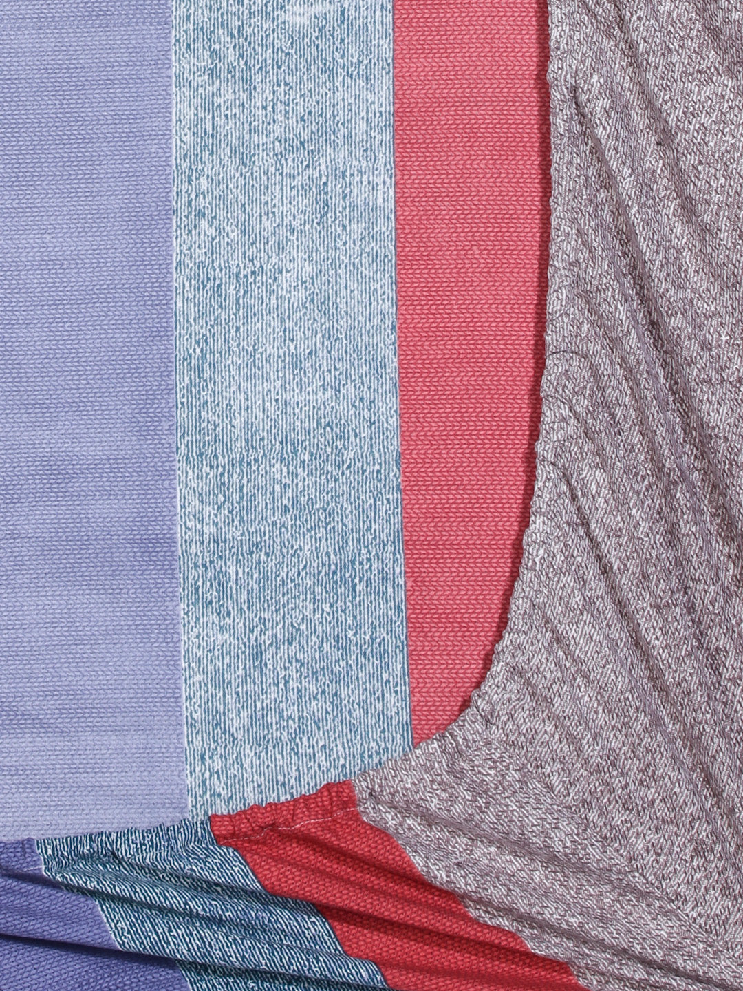 Arrabi Multi Geometric TC Cotton Blend Super King Size Fitted Bedsheet with 2 Pillow Covers (270 X 260 Cm)