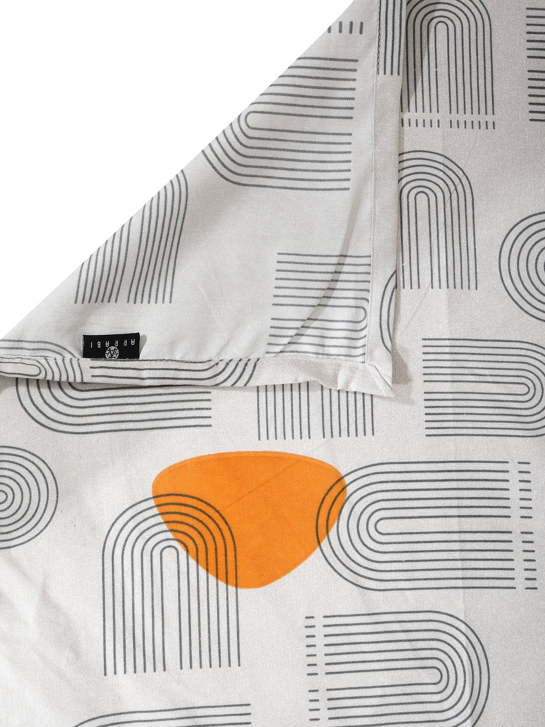 Arrabi Beige Geometric TC Cotton Blend Super King Size Bedsheet with 2 Pillow Covers (270 x 260 cm)