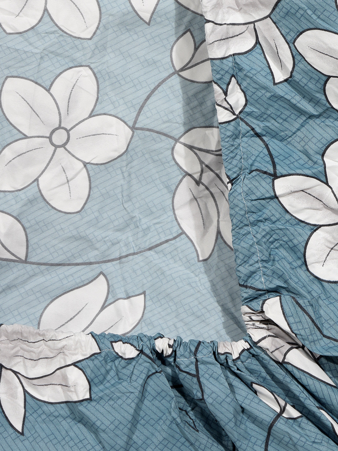 Arrabi Blue Floral TC Cotton Blend Super King Size Fitted Bedsheet with 2 Pillow Covers (270 X 260 Cm)