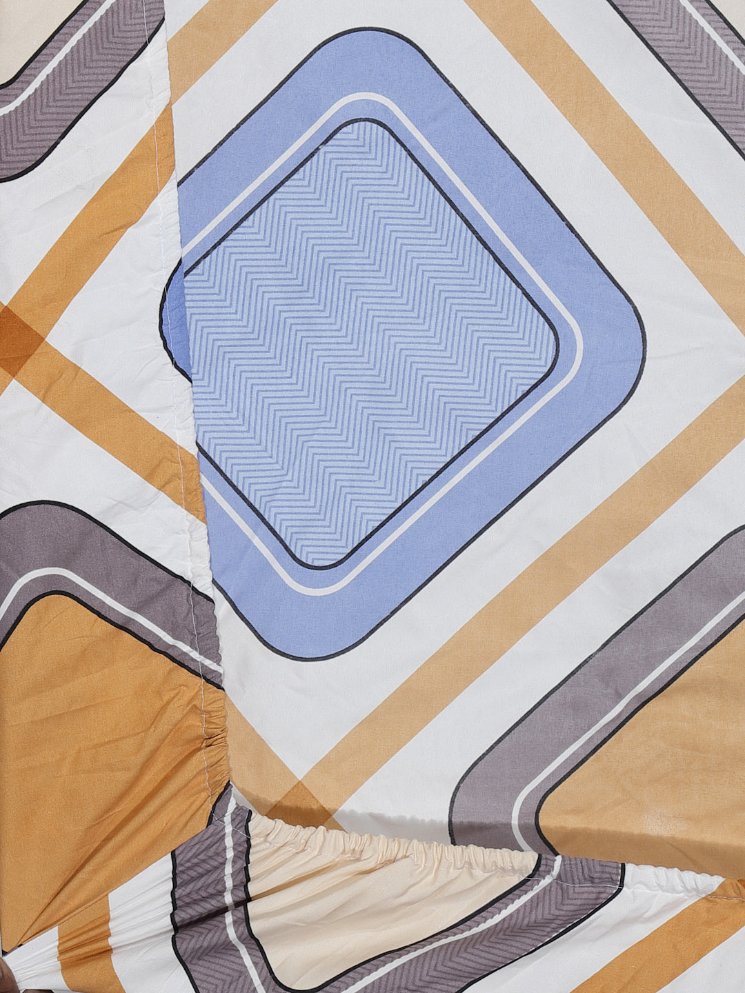 Arrabi Multi Geometric TC Cotton Blend Super King Size Fitted Bedsheet with 2 Pillow Covers (270 X 260 Cm)