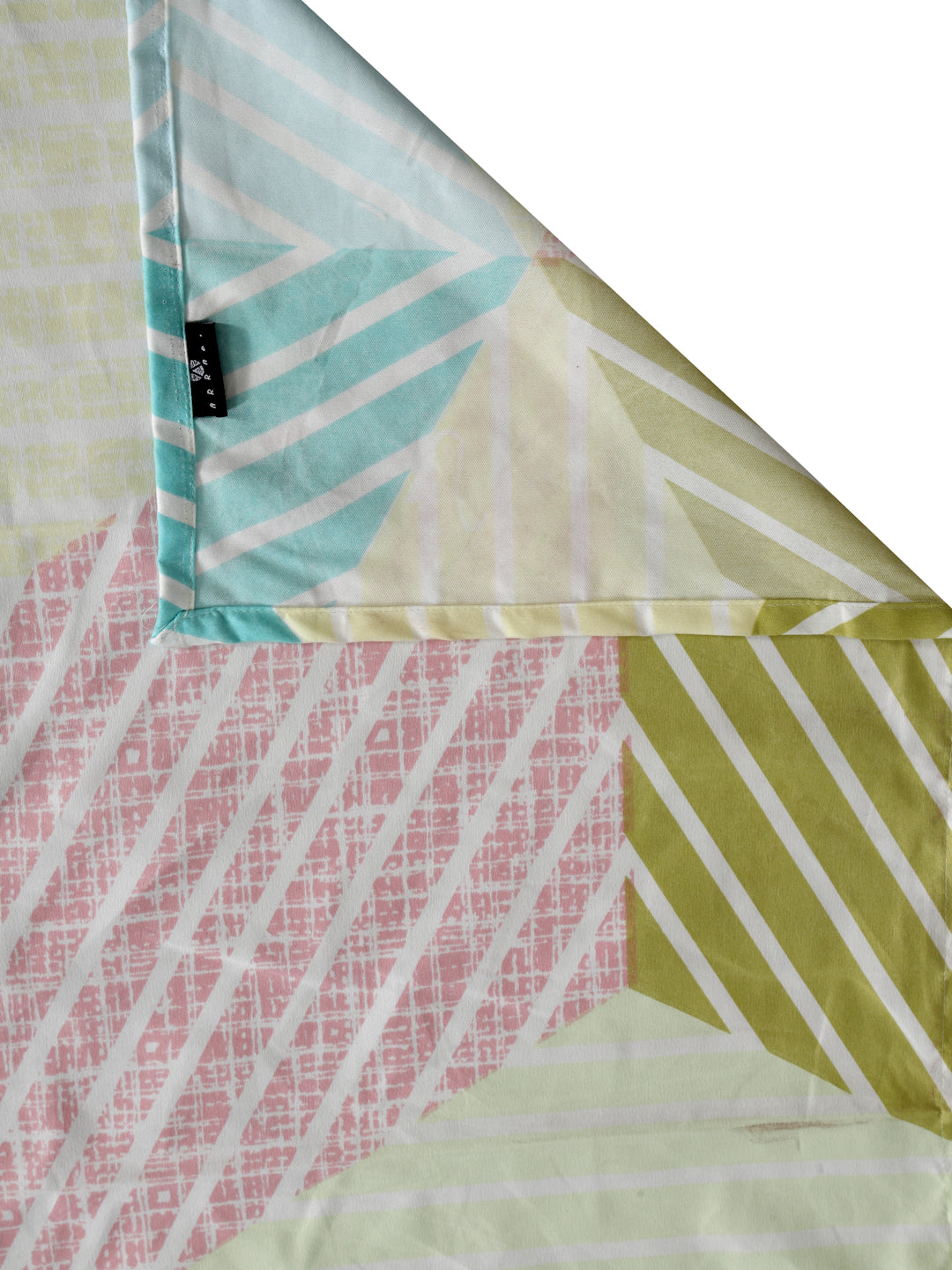 Arrabi Multi Geometric TC Cotton Blend King Size Bedsheet with 2 Pillow Covers (250 X 215 cm)