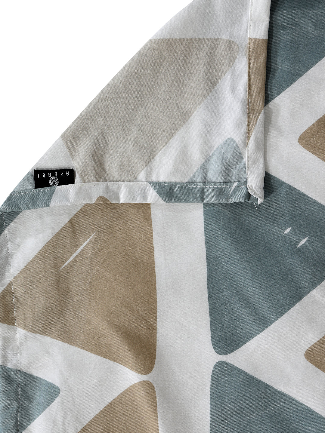 Arrabi Multi Geometric TC Cotton Blend Super King Size Bedsheet with 2 Pillow Covers (270 x 260 cm)