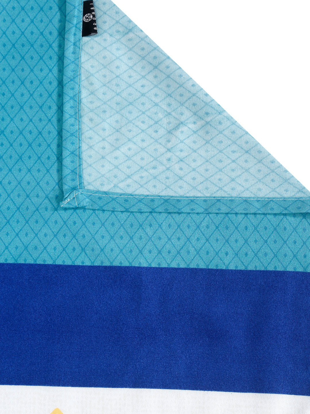 Arrabi Multi Geometric TC Cotton Blend King Size Bedsheet with 2 Pillow Covers (250 x 215 cm)