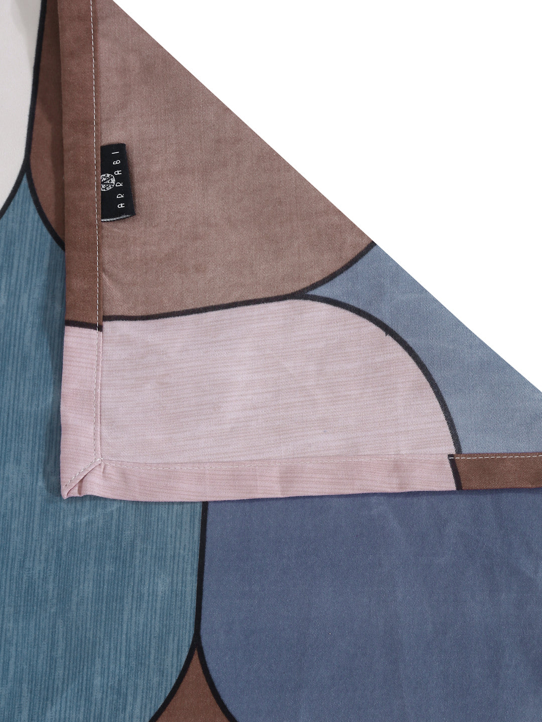 Arrabi Multi Geometric TC Cotton Blend Super King Size Bedsheet with 2 Pillow Covers (270 x 260 cm)