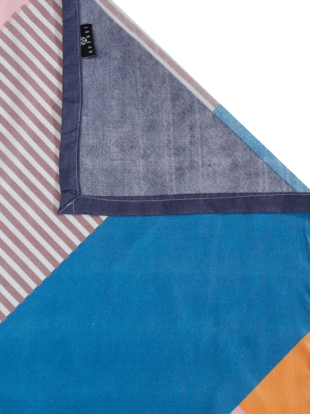 Arrabi Multi Geometric TC Cotton Blend King Size Bedsheet with 2 Pillow Covers (250 x 215 cm)