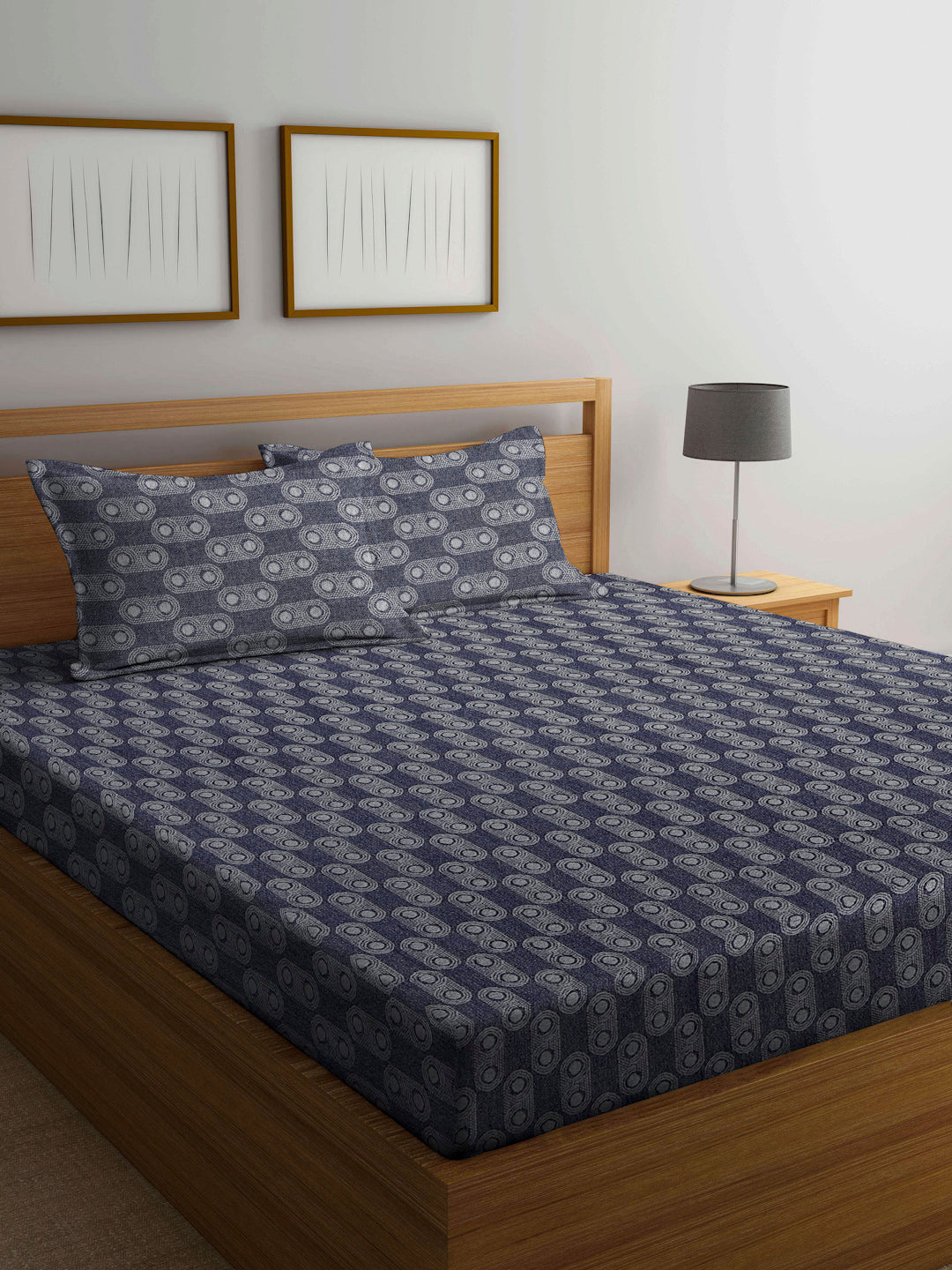 Arrabi Black Geometric Handwoven Cotton King Size Bedsheet with 2 Pillow Covers (260 X 230 cm)