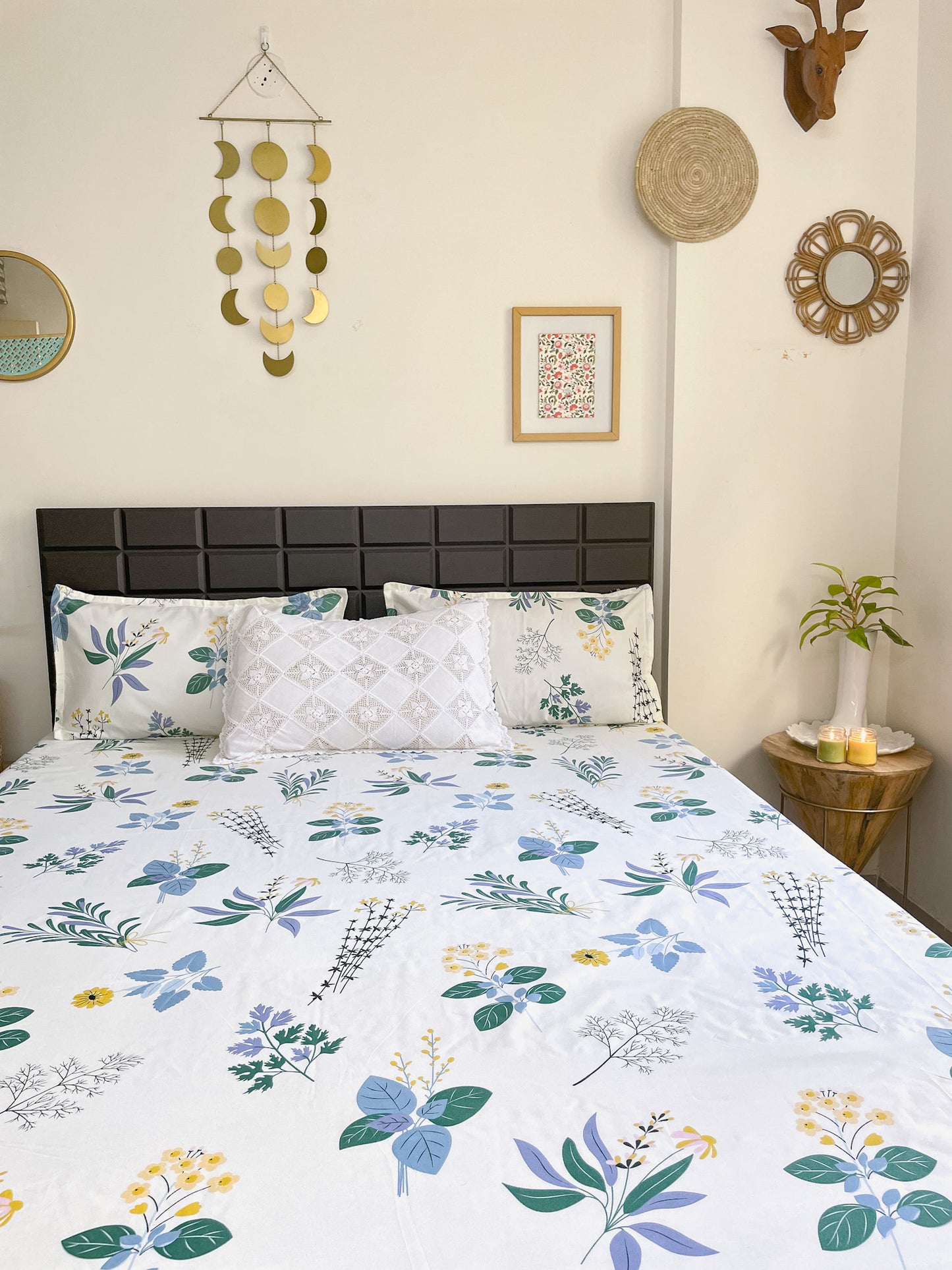 ARRABI® King Size Bedsheet with Two Pillow Covers (250 x 215 cm)