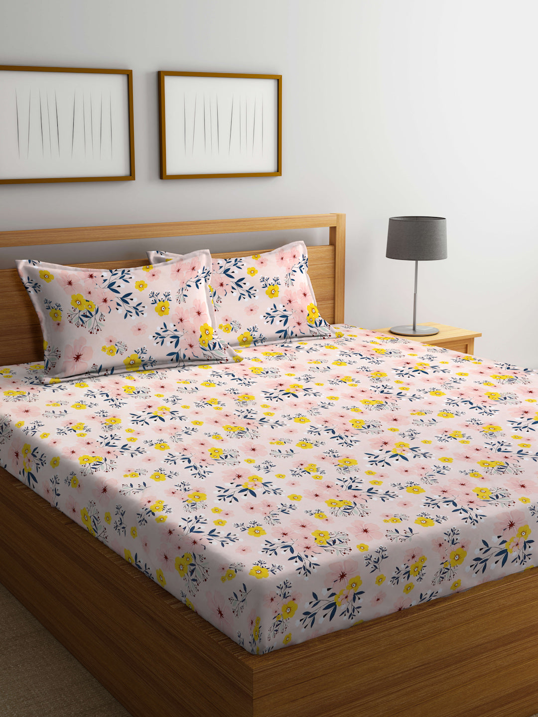 Arrabi Peach Floral TC Cotton Blend Super King Size Bedsheet with 2 Pillow Covers (270 X 260 cm)
