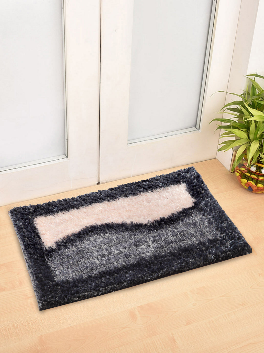 Arrabi Grey Geometric Synthetic Full Size Floor Mat (60 X 40 cm) (Pack of 2)