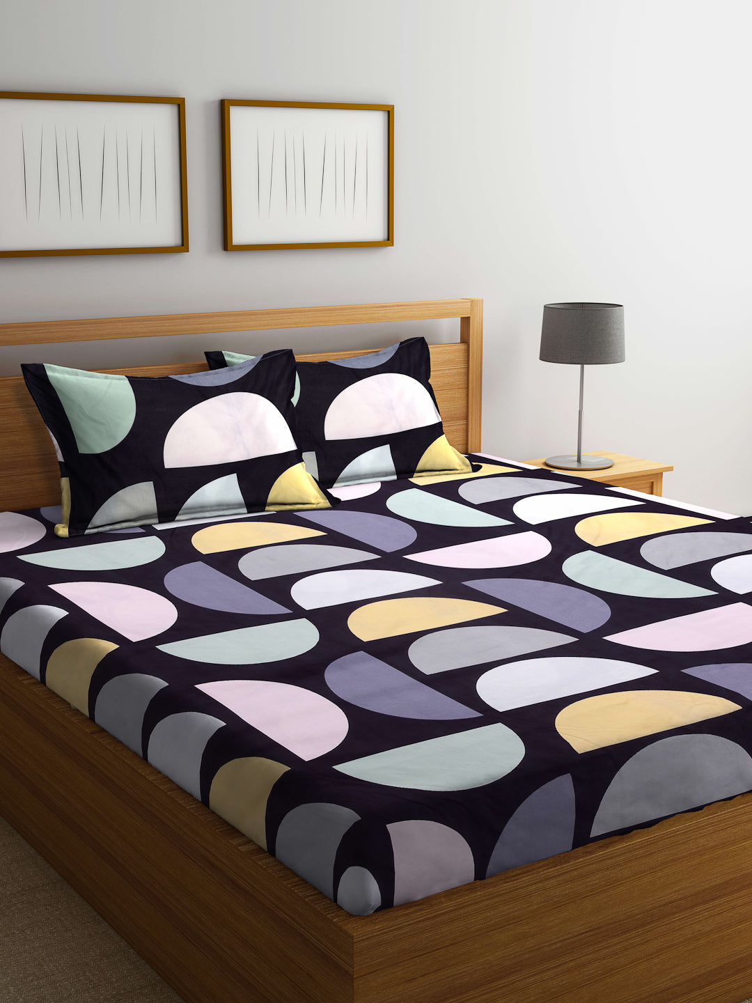 Arrabi Multi Geometric TC Cotton Blend King Size Bedsheet with 2 Pillow Covers (250 X 215 cm)