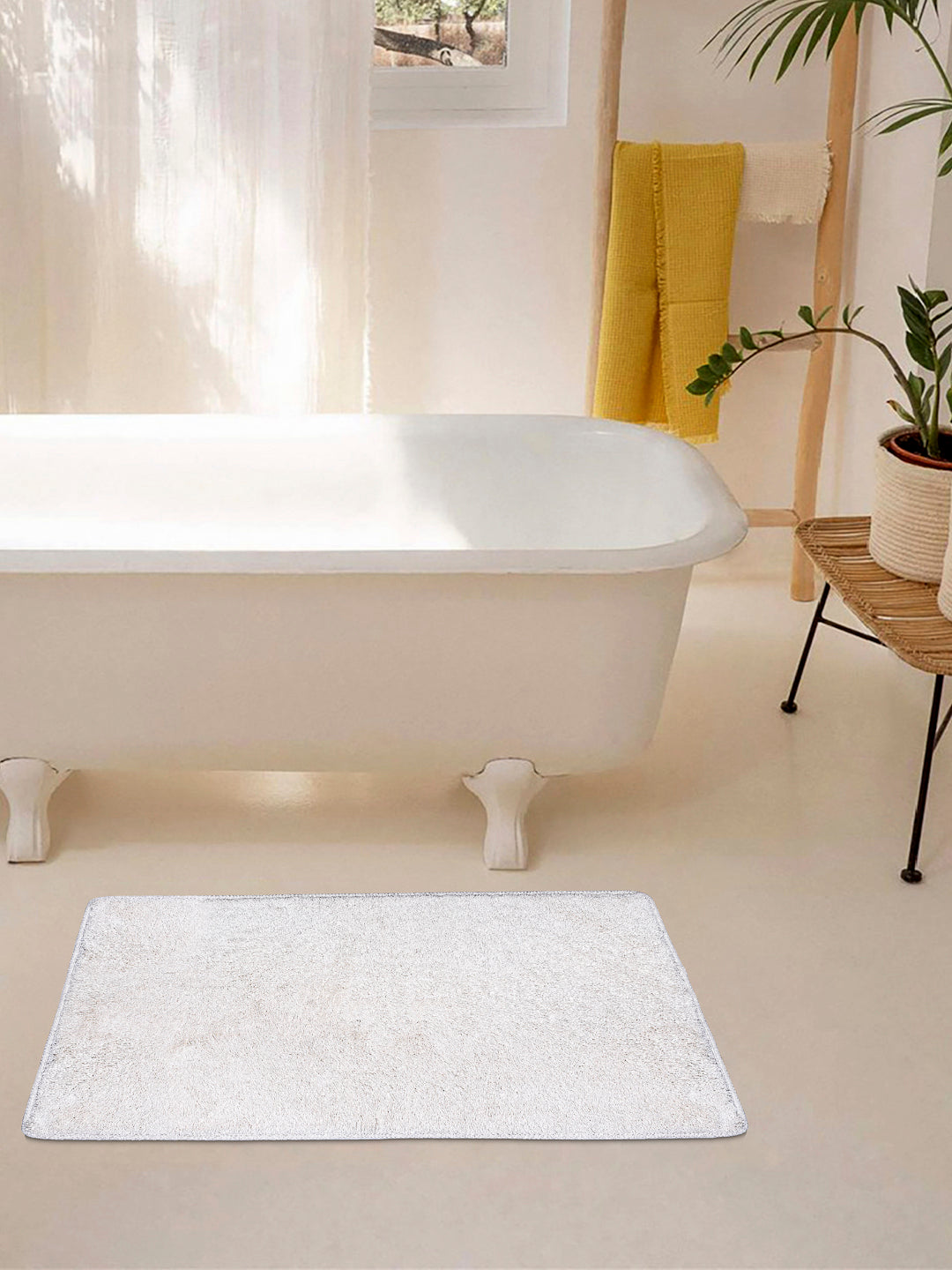Arrabi Cream Solid Polyester Full Size Foam Bath Mat (85 X 50 cm)