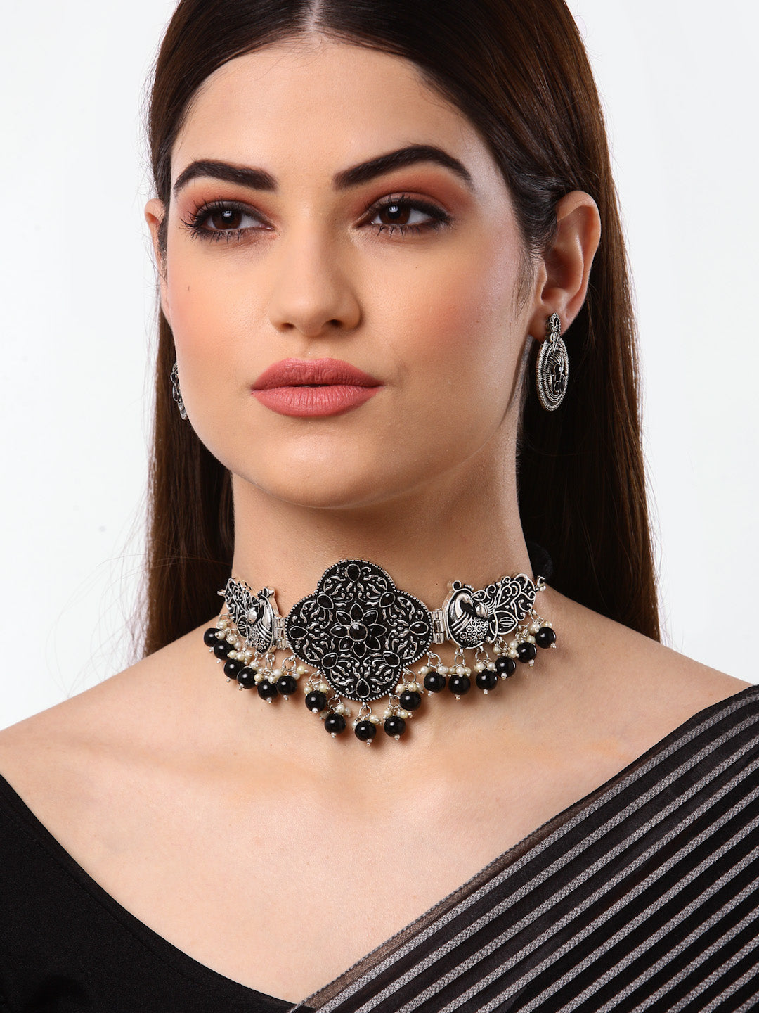 Arrabi Metallic Oxidised Jewellery Set with 2 Earrings (40 cm)
