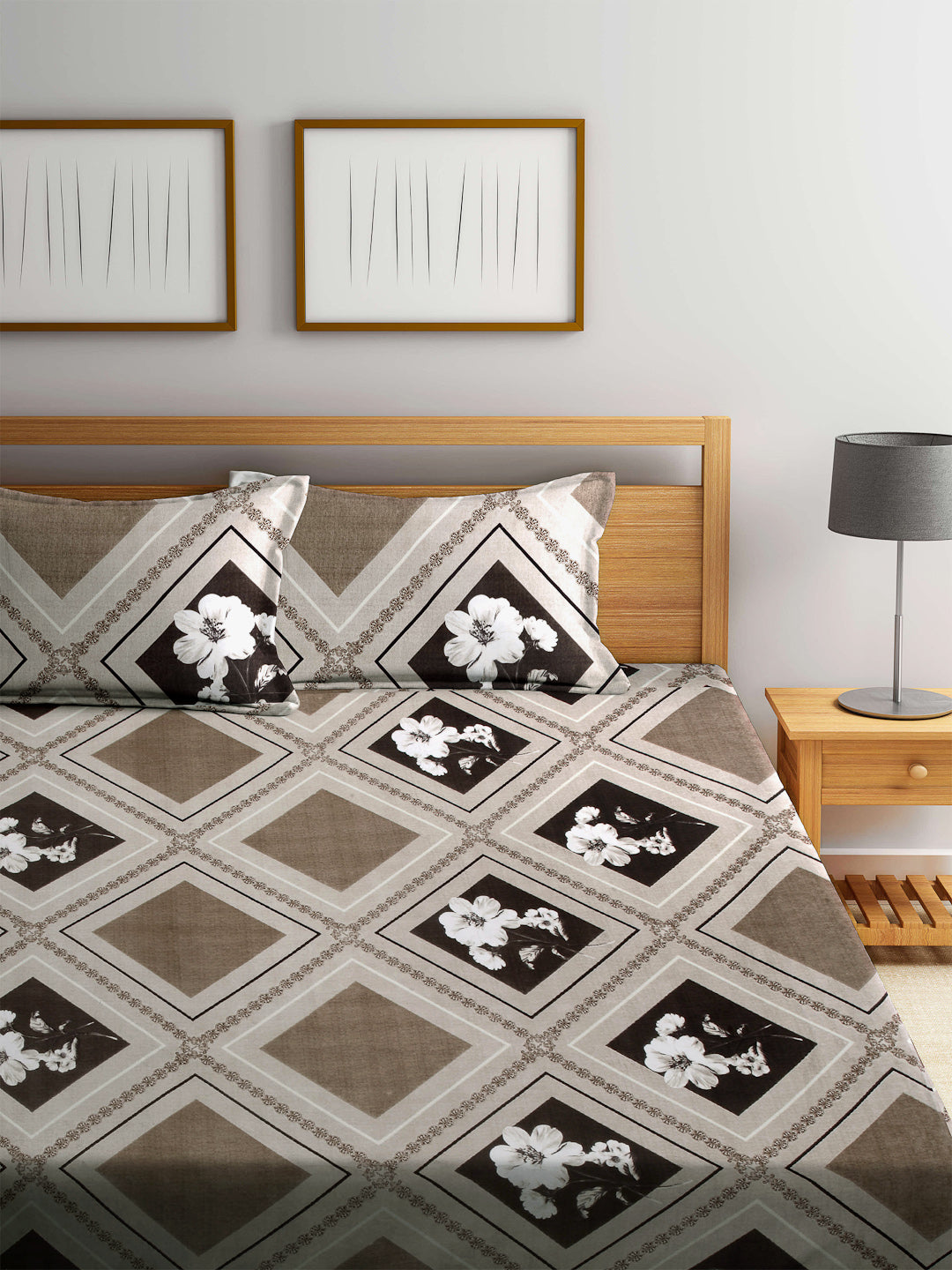 Arrabi Multi Floral TC Cotton Blend King Size Fitted Bedsheet with 2 Pillow Covers(250 X 215 Cm )