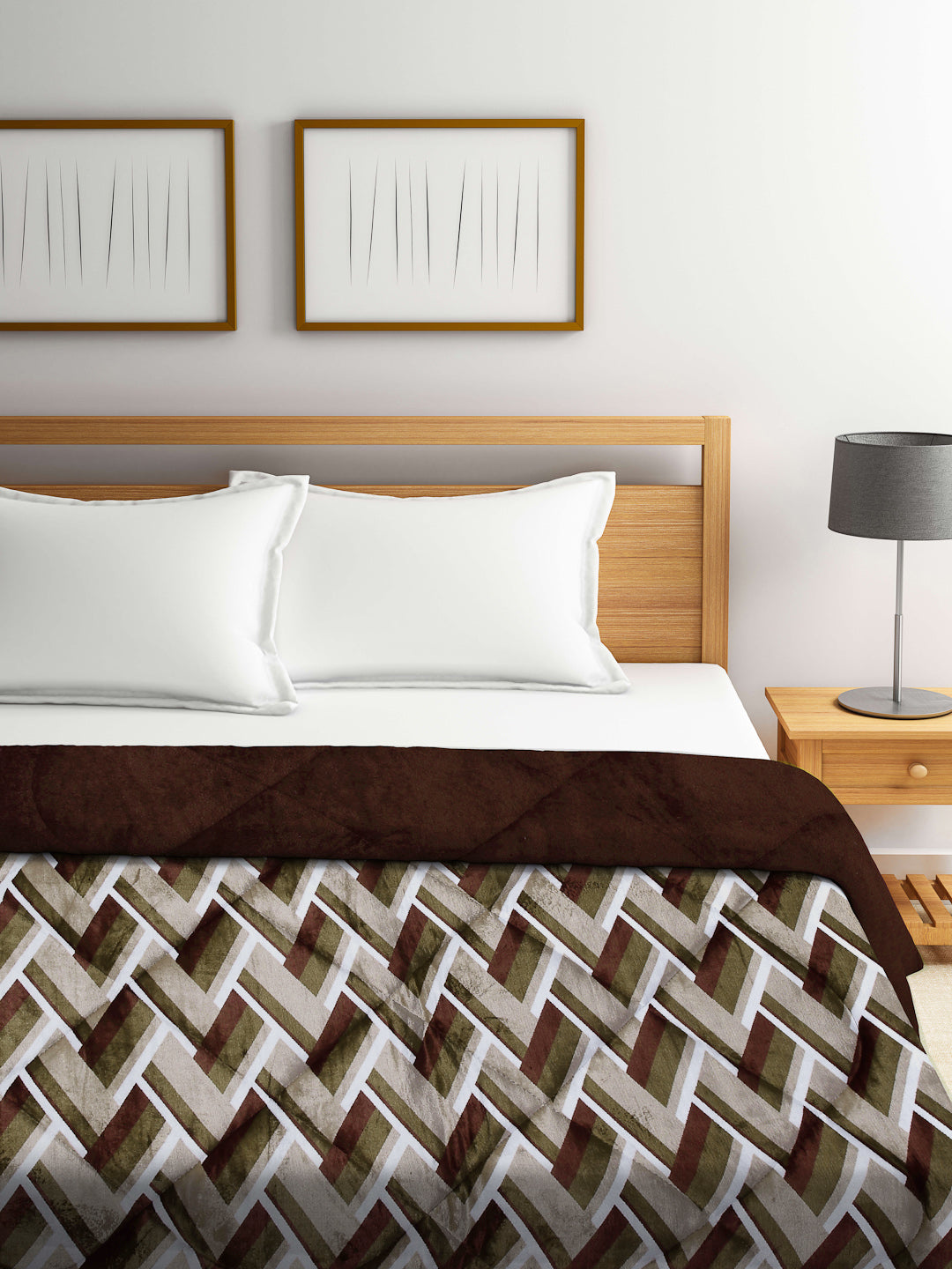 Arrabi Brown Geometric Polyester King Size 950 GSM Double Quilt (220 X 210 cm)
