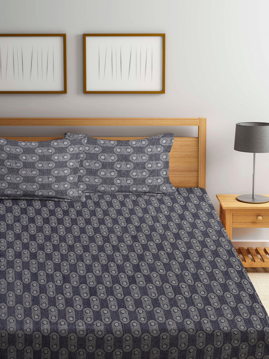 Arrabi Black Geometric Handwoven Cotton King Size Bedsheet with 2 Pillow Covers (260 X 230 cm)