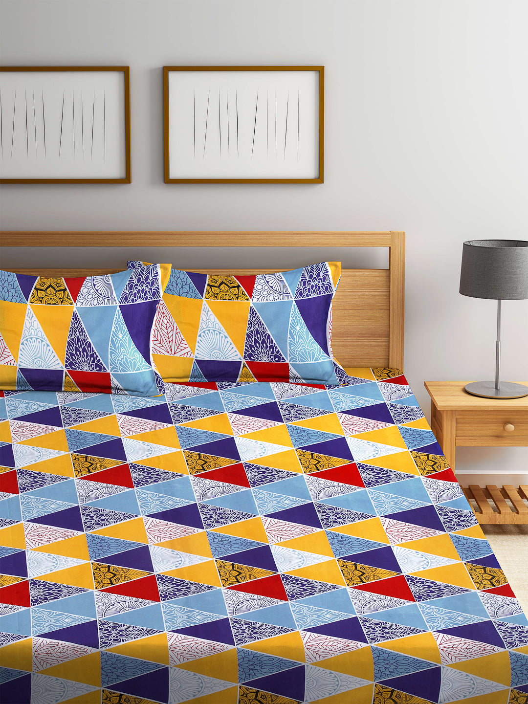 Arrabi Multi Geometric TC Cotton Blend King Size Fitted Bedsheet with 2 Pillow Covers (250 X 215 Cm )