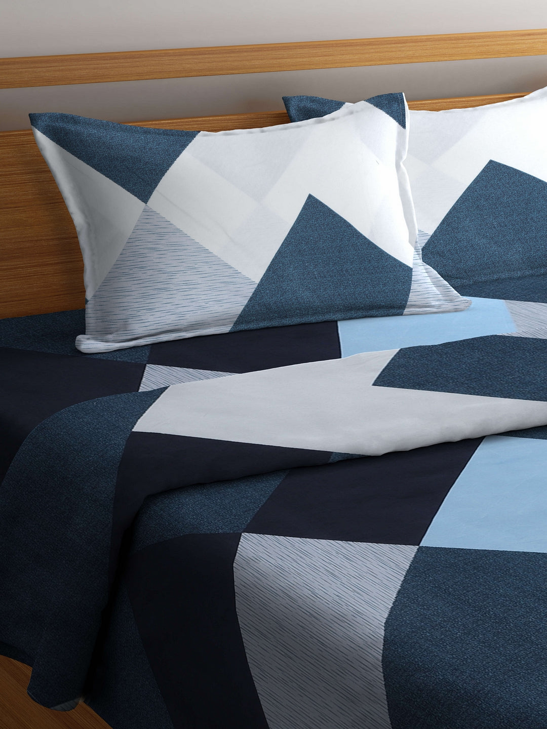 Arrabi Multi Geometric TC Cotton Blend Double Size Comforter Bedding Set with 2 Pillow Cover