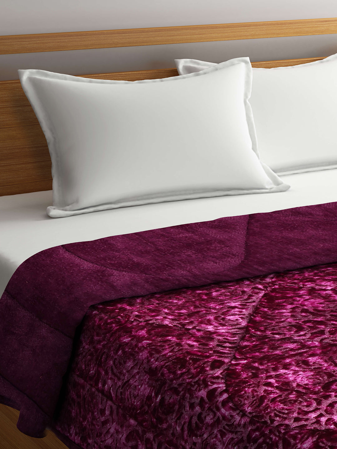 Arrabi Purple Floral Polyester King Size 950 GSM Double Quilt (240 X 210 cm)