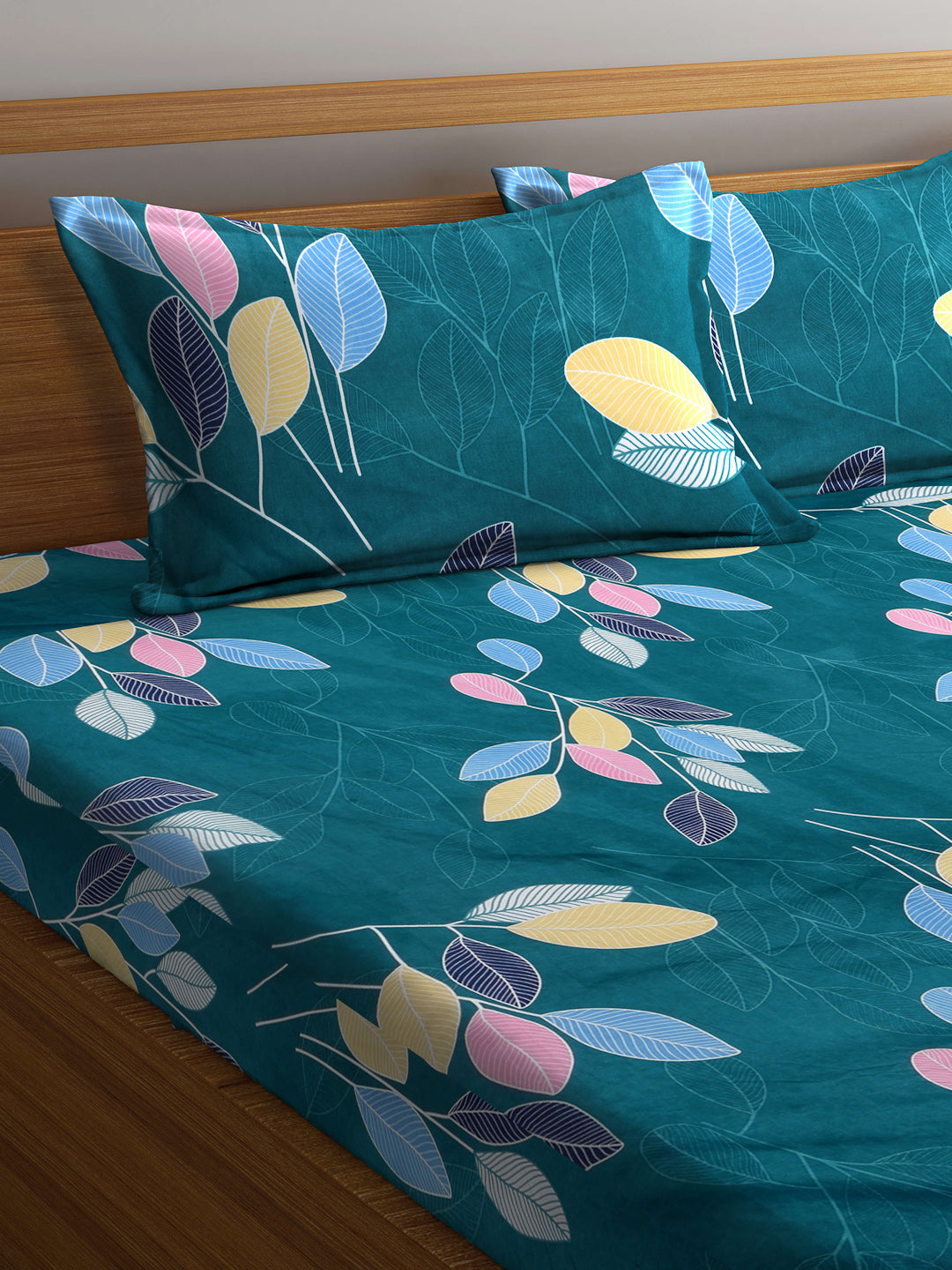 Arrabi Green Leaf TC Cotton Blend Super King Size Bedsheet with 2 Pillow Covers (270 X 260 cm)