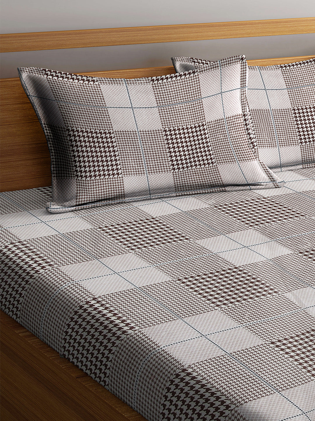 Arrabi Brown Checks TC Cotton Blend Double Size Fitted Bedsheet with 2 Pillow Cover ( 250 x 225 cm)