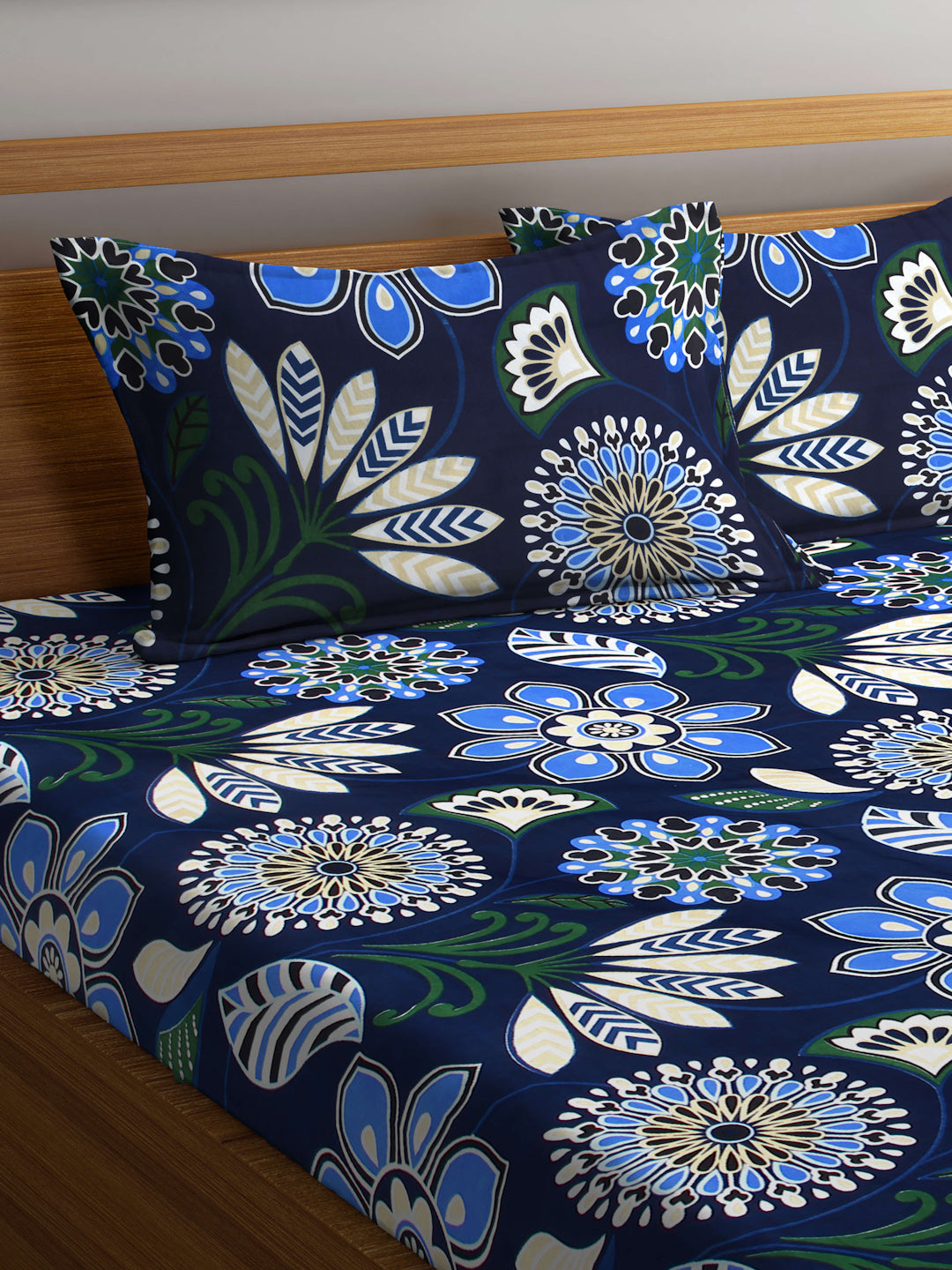 Arrabi Blue Floral TC Cotton Blend King Size Bedsheet with 2 Pillow Covers (250 X 215 cm)