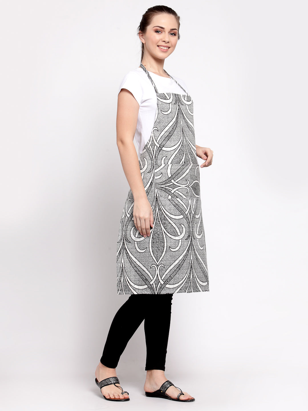 Arrabi Grey Leaf Cotton Blend Apron With 2 Patch Pocket (85 x 70 cm)