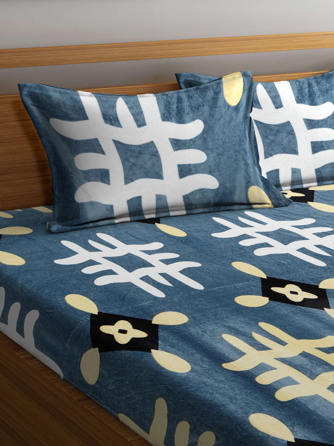 ARRABI® King Size Winter Woolen Bedsheet with 2 Pillow Covers (235 X 215 cm)