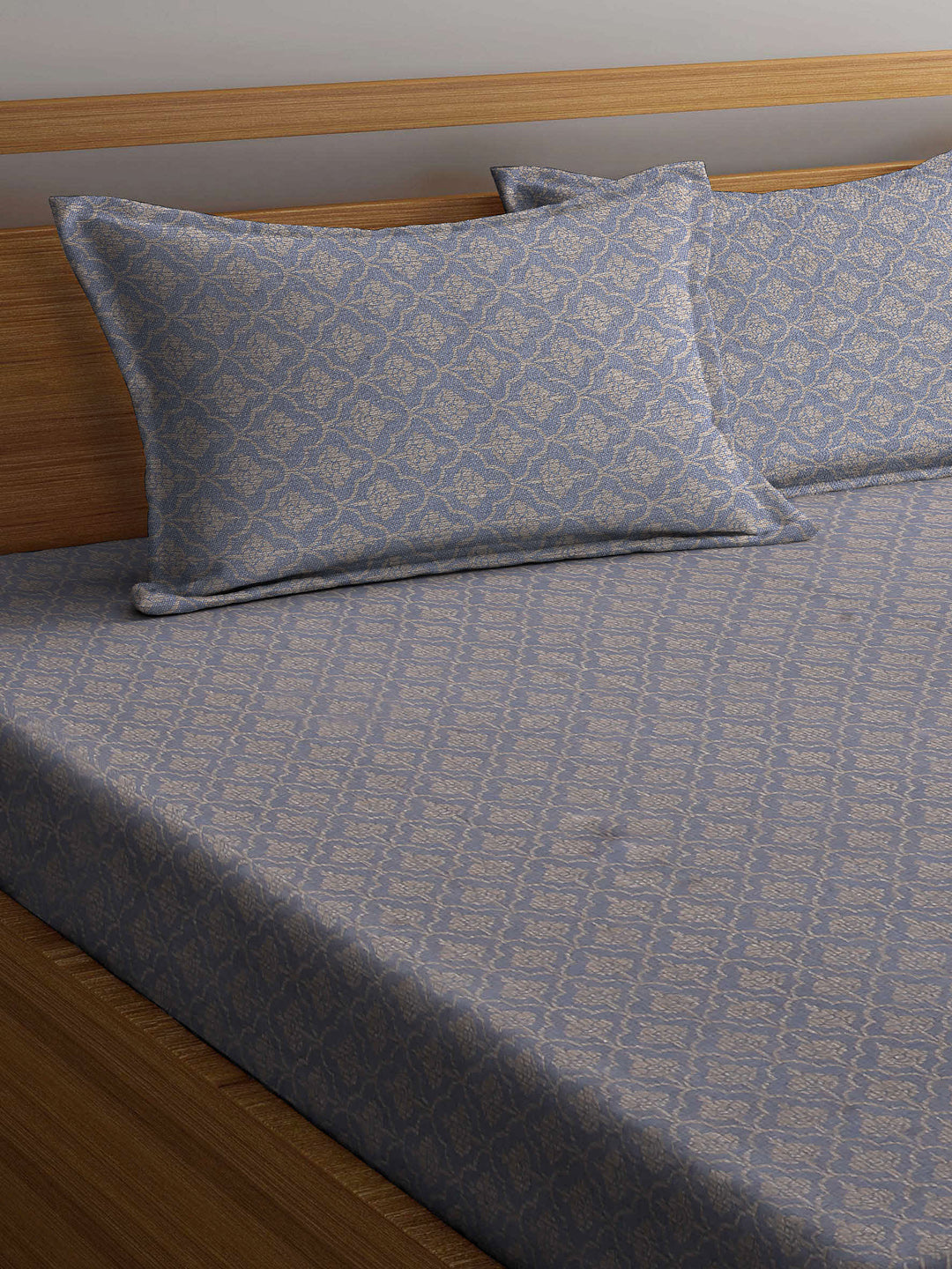 Arrabi Grey Floral Handwoven Cotton King Size Bedsheet with 2 Pillow Covers (260 X 230 cm)