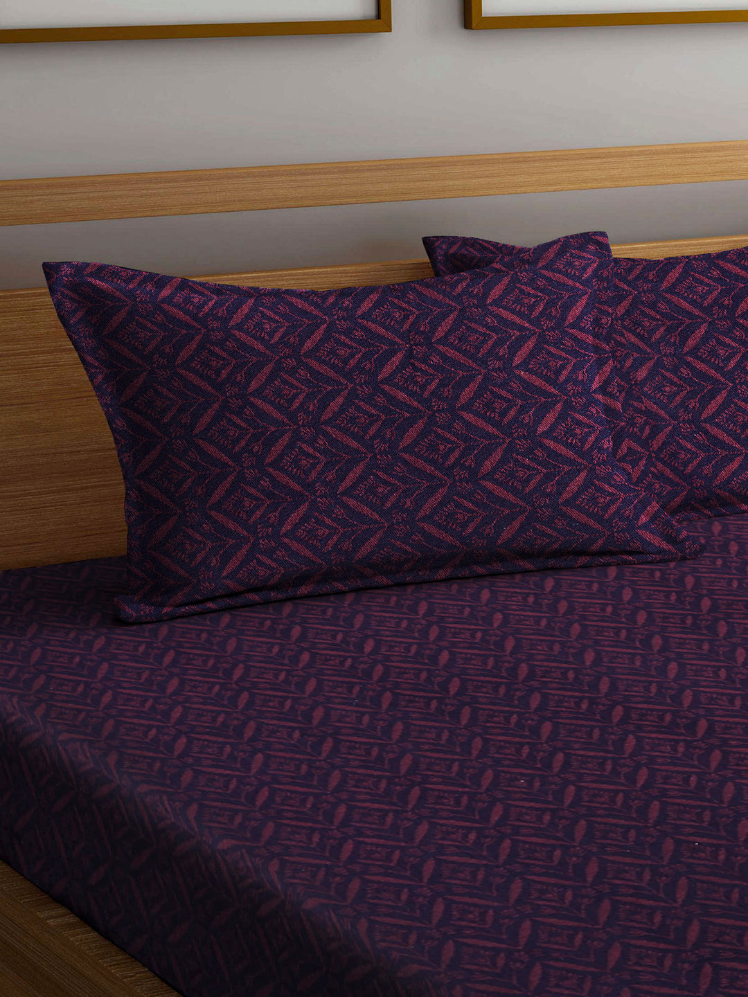 Arrabi Purple Leaf Handwoven Cotton Super King Size Bedsheet with 2 Pillow Covers (270 X 270 cm)