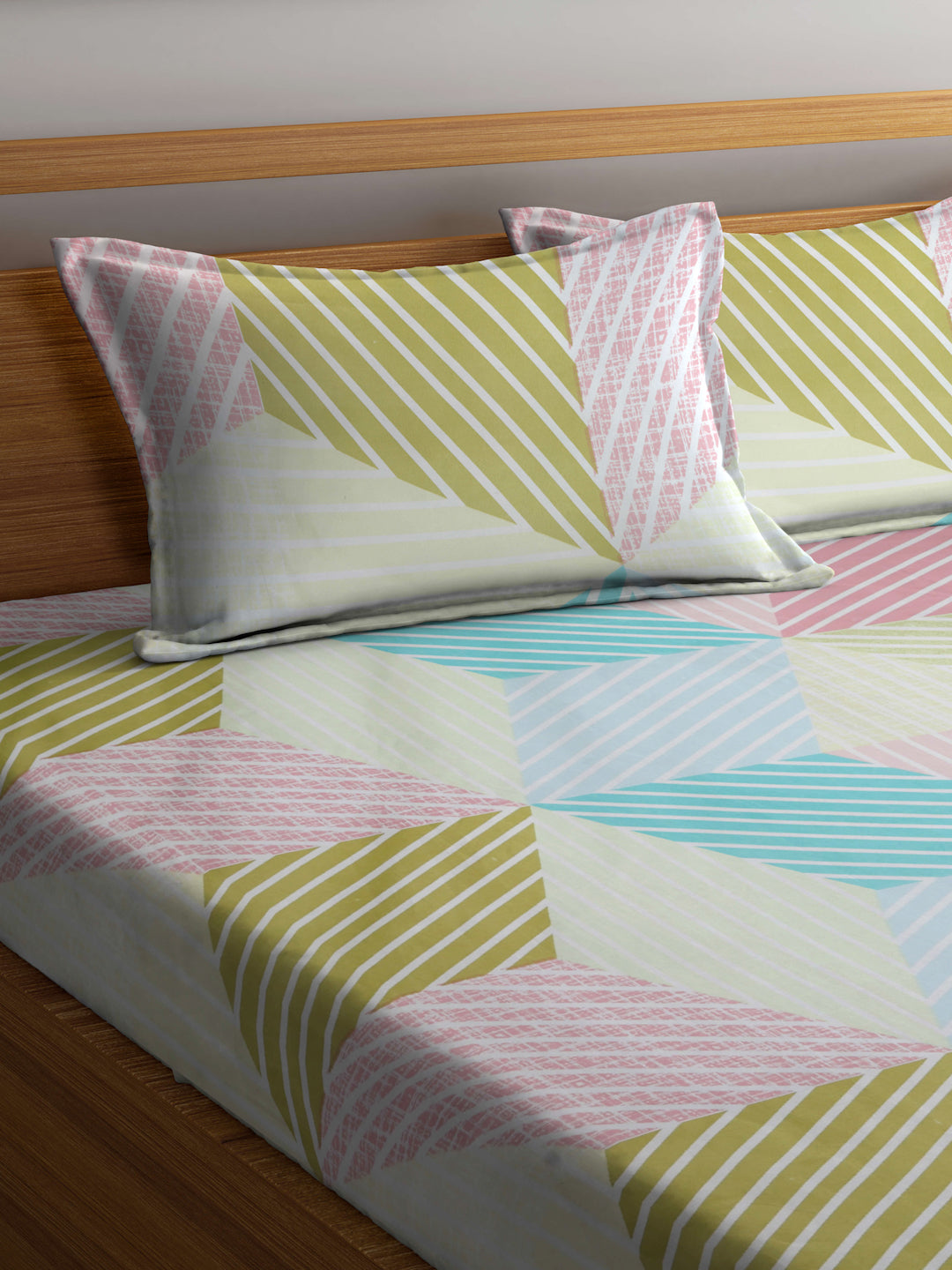 Arrabi Multi Geometric TC Cotton Blend King Size Fitted Bedsheet with 2 Pillow Covers(250 X 215 Cm )