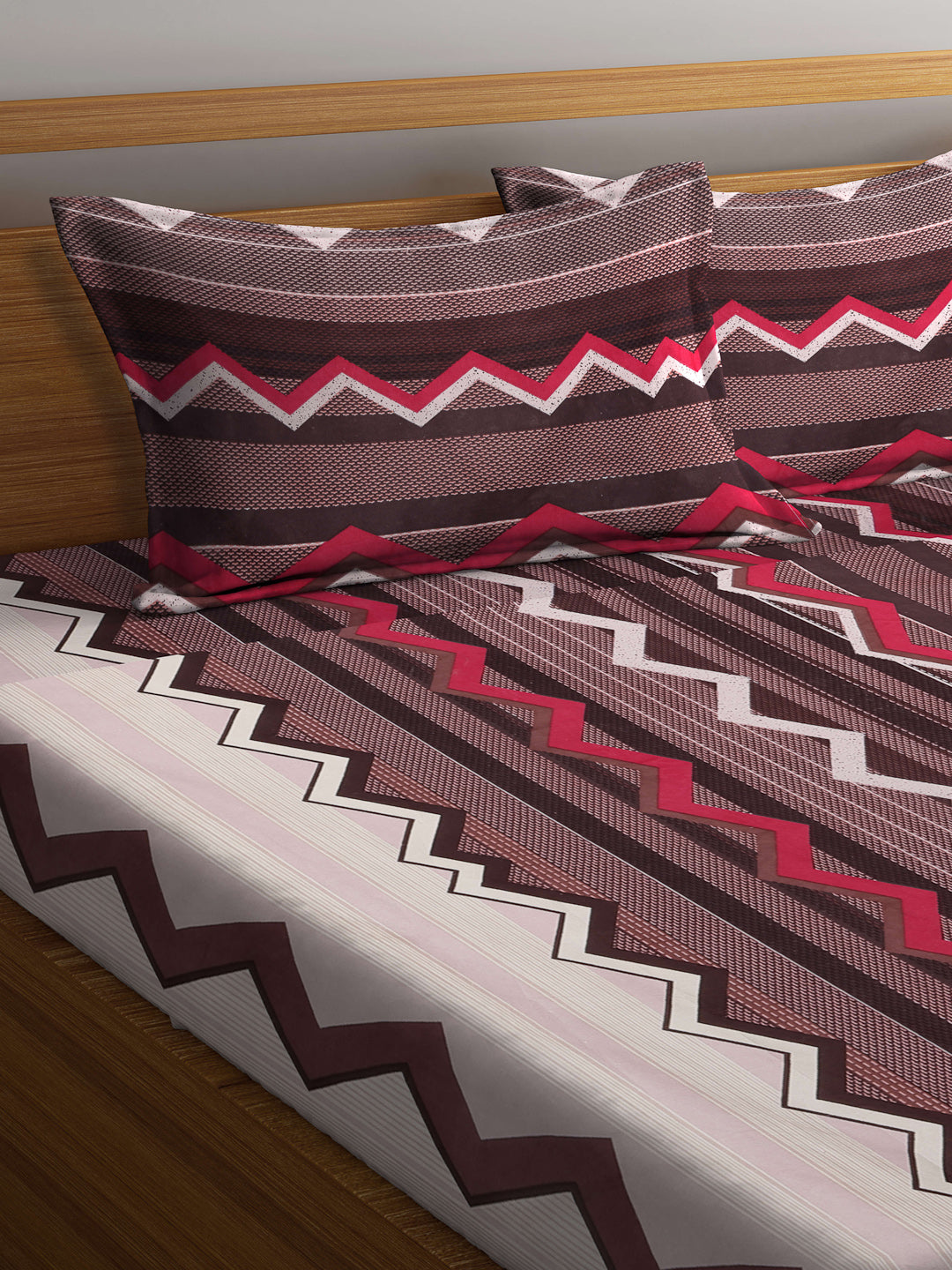 Arrabi Brown Graphic TC Cotton Blend King Size Fitted Bedsheet with 2 Pillow Covers (250 X 220 Cm )